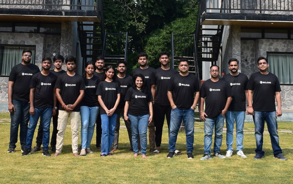 i8CLOUD team portrait during the Annual Meet at Jim Corbett – proudly representing the company’s culture, unity, and growth journey.